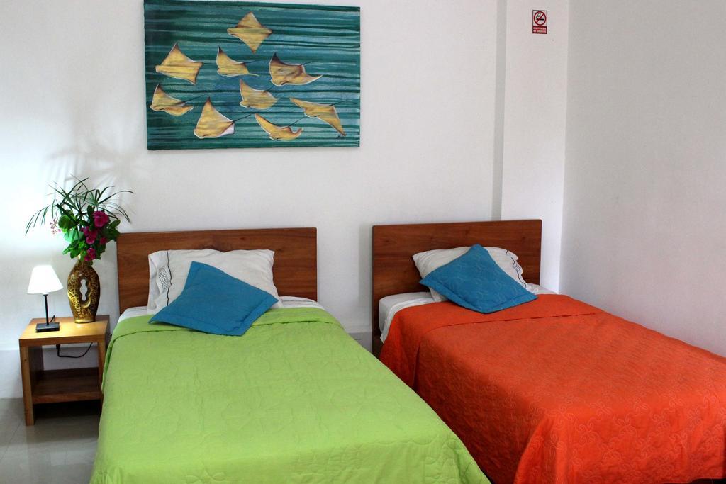 The Galapagos Pearl B&B Puerto Ayora  Ruang foto