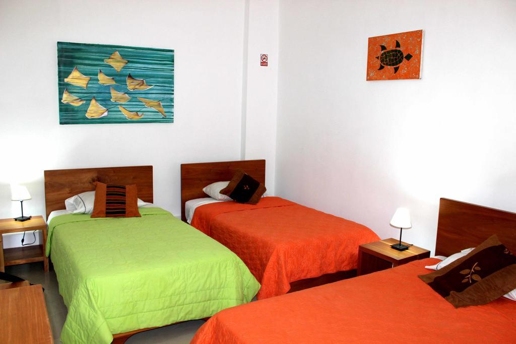 The Galapagos Pearl B&B Puerto Ayora  Ruang foto