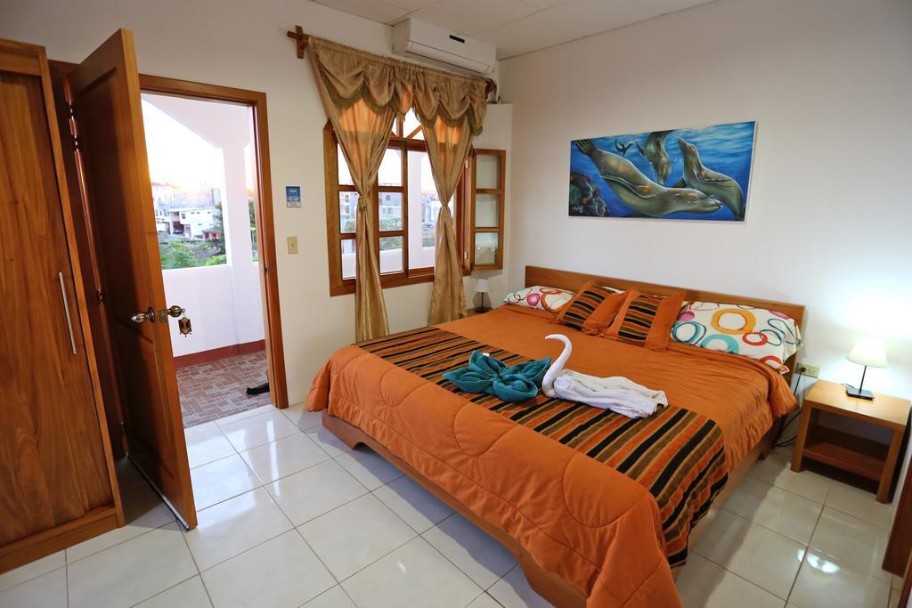 The Galapagos Pearl B&B Puerto Ayora  Bagian luar foto